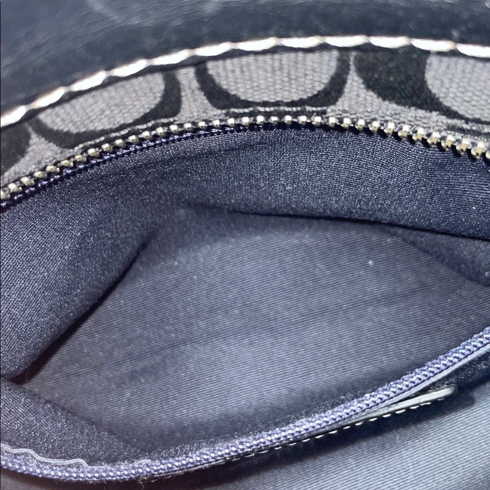 Vintage Coach ‘Hamptons’ Signature Small Satchel - Picture 15 of 16